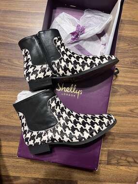 Shellys London HYBLIT-88 Houndstooth Ankle Boots
